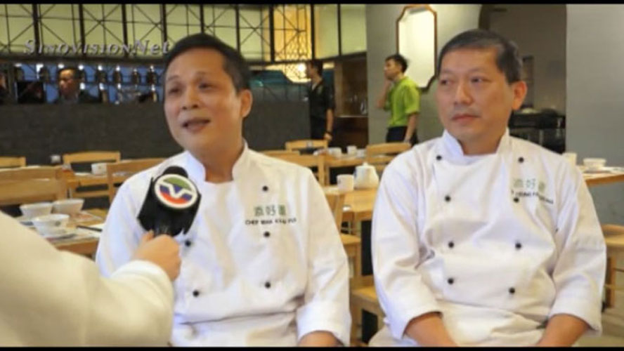 Tim Ho Wan - Picture of Chef giving a TV interview